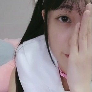 19岁抖音美少女私房福利：萌系学生服诱惑写真资源