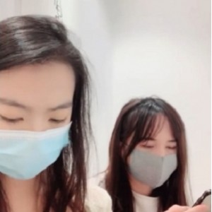 女大学生在换衣间展示双穴，高清1V视频，容量1.27GB，百度盘资源