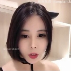 美娜酱baby主播黑色性感服装诱惑展示，漂亮馒头震棒逗趣视频大放送！